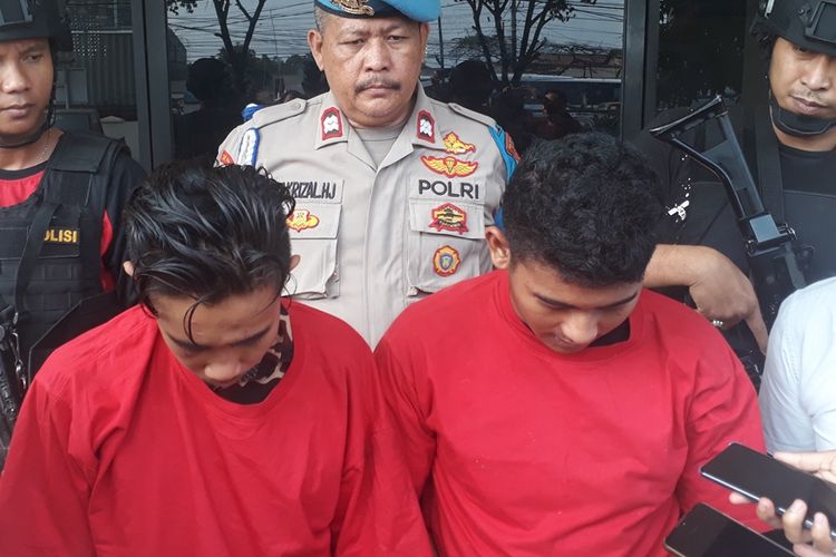 Dua pencuri monitor alat berat diringkus Satuan Polsek Tambun di wilayah Kampung Kobra, Tambun Selatan, Kabupaten Bekasi, Minggu (22/9/2019).