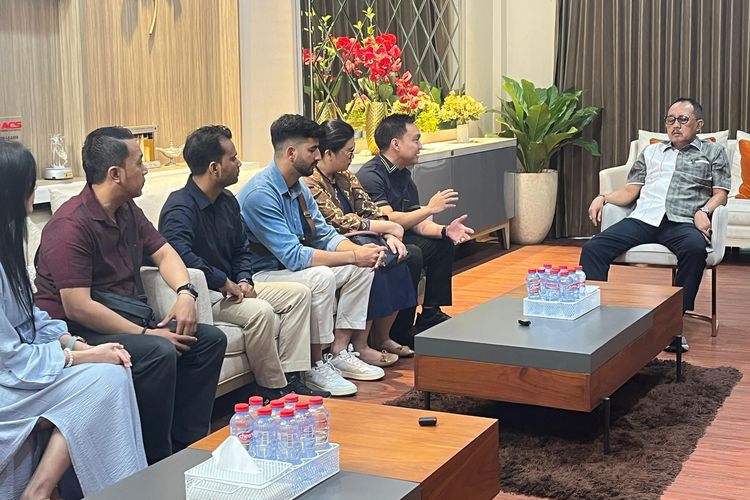 Dua Instruktur Yoga WN India di Surabaya Mengaku Dieksploitasi, Gaji Belum Dibayar Rp 180 Juta
