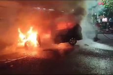 Mobil Suzuki Ertiga Ludes Terbakar Saat Ditinggal Sahur di Kota Madiun