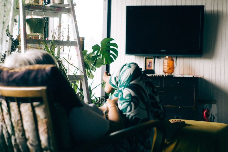 Psikologi Orang yang Betah di Rumah, Ternyata Bukan Sekadar Introvert