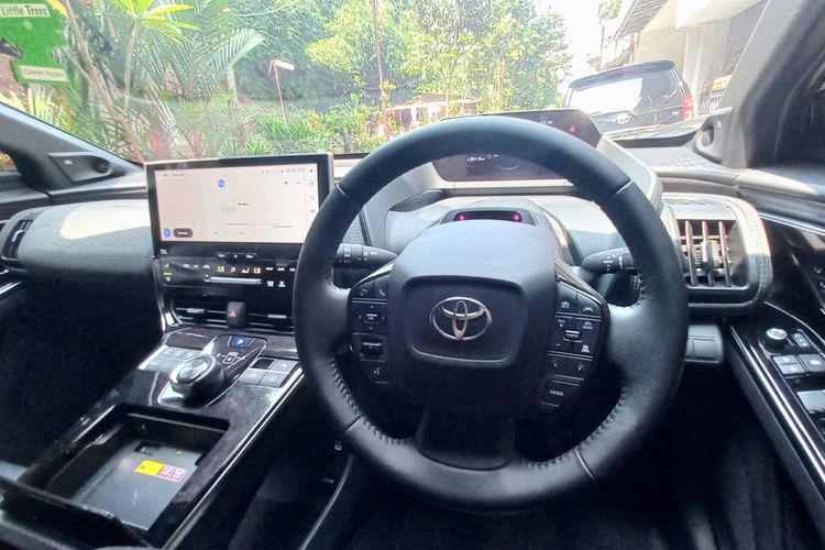 Interior mobil listrik Toyota bZ4X