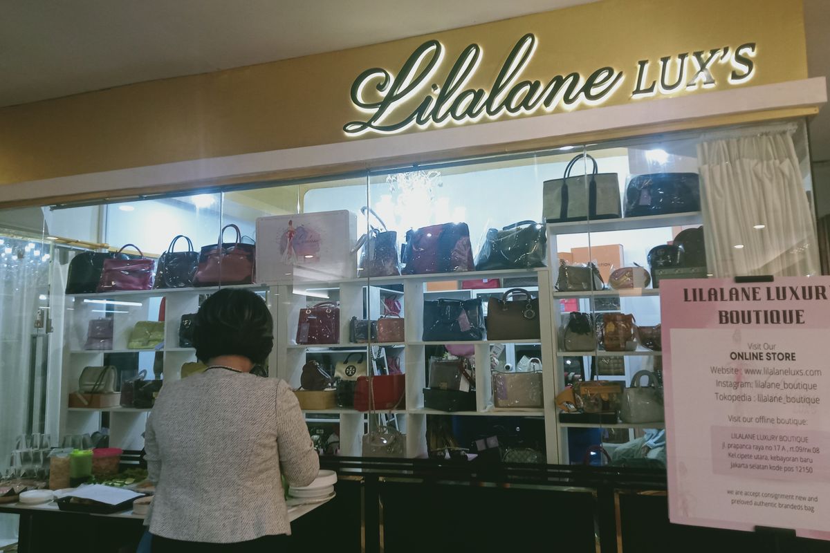 Butik barang-barang branded preloved, Lilalane Luxury (Lilalane Lux's) kembali membuka offline store keduanya yang berlokasi di Senayan Center (STC) beberapa waktu lalu.