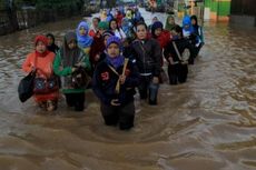 Banjir di Kabupaten Bandung, Lalu Lintas di Dayeuhkolot Macet Total