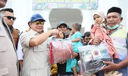 Tinjau Pidie Jaya, Ketua Satgas Tito Karnavian Serahkan Bantuan untuk Warga