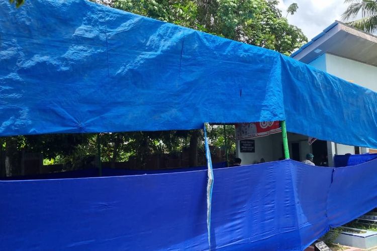 Ekshumasi jenazah Anti Puspitasai yang berlangsung Tempat Pemakaman Umum (TPU) Talang Petai, Kecamatan Plaju Darat, Palembang, Sumatera Selatan, Selasa (14/10/2025).