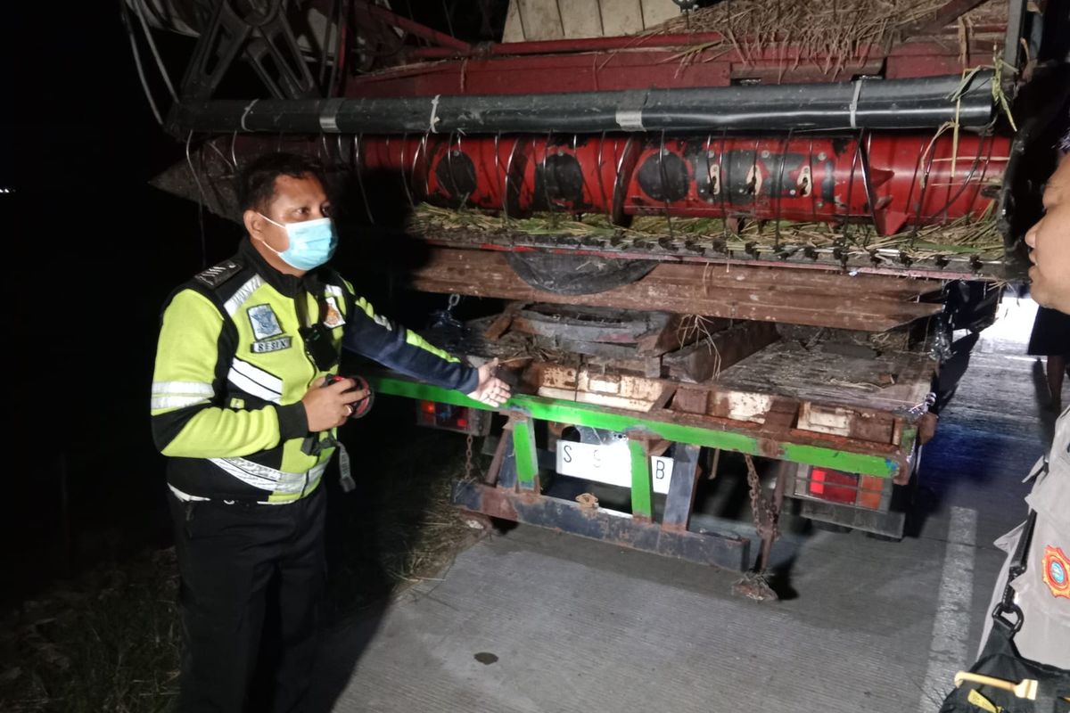 Dua remaja asal Kabupaten Bojonegoro tewas setelah menabrak truk pengangkut kombine di Jalan Raya Ngawi ? Bringin, tepatnya di Desa Sumber Bening, Kecamatan Bringin, Ngawi, Senin (17/3/2025) malam.