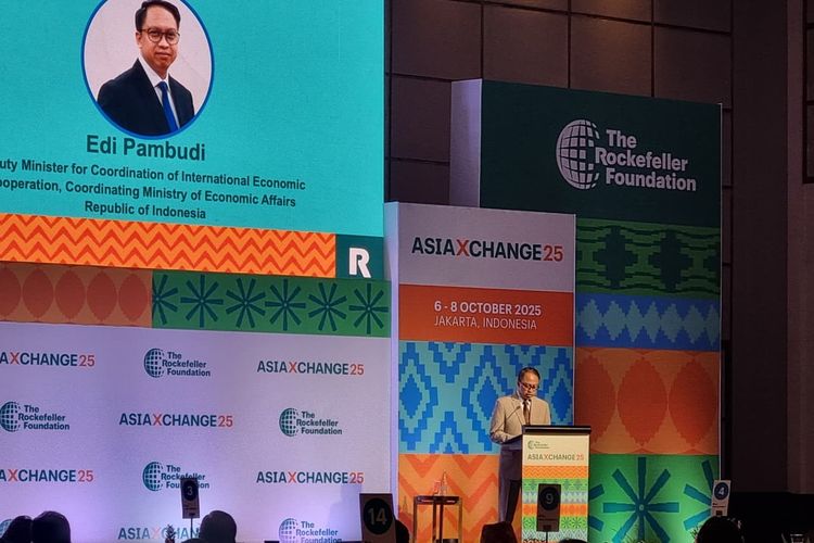 Deputi Bidang Koordinasi Kerja Sama Ekonomi dan Investasi Kemenko Perekonomian Edi Prio Pambudi saat acara AsiaXchange 2025 di Hotel Fairmont, Jakarta, Senin (6/10/2025).