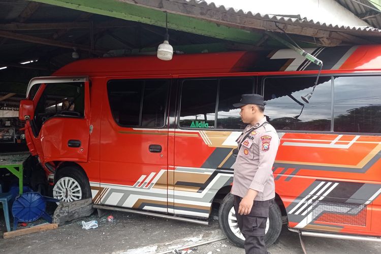 Elf Rombongan Silaturahmi Kecelakaan di Kasembon Malang, Berawal dari Honda Jazz Menyebrang