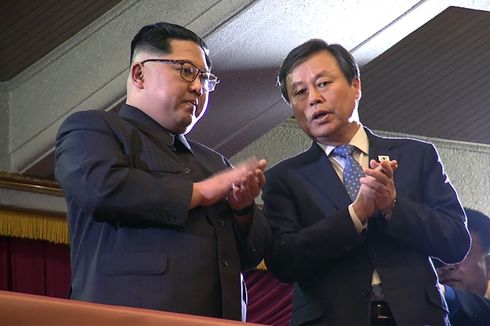 Tepuk Tangan Kim Jong Un Saat Menyaksikan Konser K-Pop