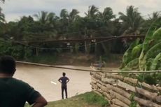 Video Viral, Pemuda di Sumsel Terhempas Angin Kencang Saat Melintas di Jembatan Gantung