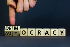 Perpaduan Otokrasi dan Demokrasi