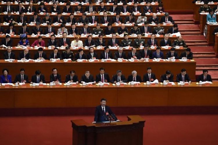 Presiden China Xi Jinping saat menyampaikan pidato di hadapan peserta kongres Partai Komunis di Balai Besar Rakyat di Beijing, Rabu (18/10/2017).