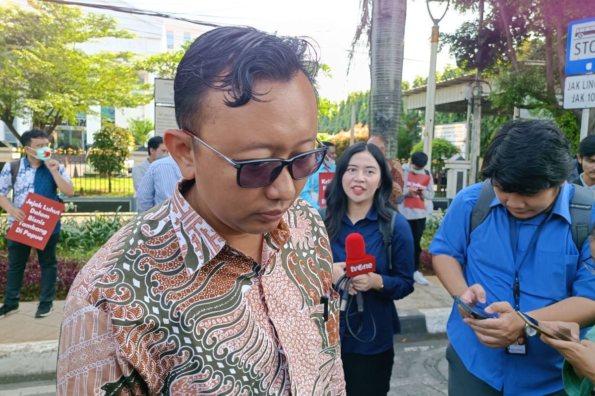 Koordinator Kuasa Hukum Haris Azhar dan Fatia Maulidiyanti, Muhammad Isnur, di Pengadilan Negeri (PN) Jakarta Timur, Senin (3/4/2023).