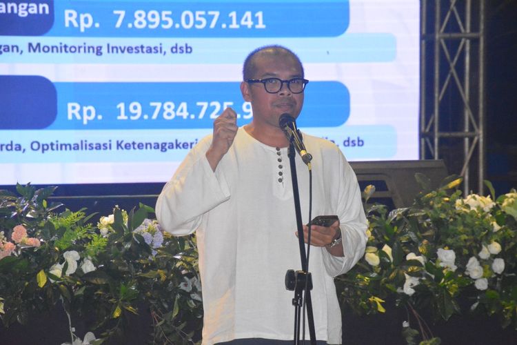 Bupati Batang M Faiz Kurniawan dalam pemaparan 100 Hari Kerja Bupati dan Wakil Bupati Batang di Safari Beach Jateng Batang, Rabu (4/6/2025).