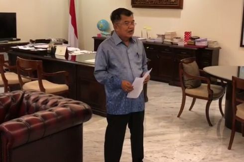 Gempa, Kalla Tak Sempat Pakai Sepatu Saat Diminta Keluar Ruangan