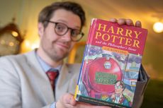 Novel Pertama Harry Potter Terbit 25 Tahun Lalu, Awal Semesta Wizarding World