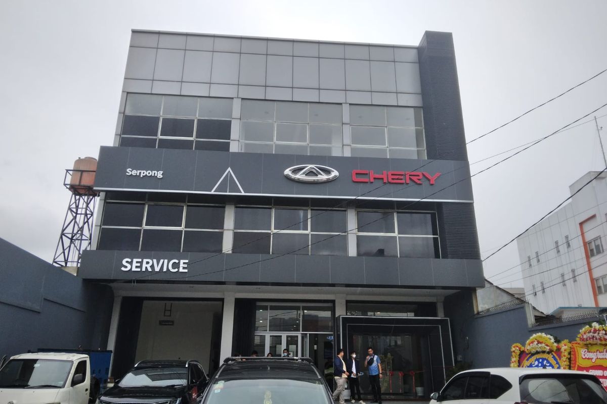 Chery Arta Serpong berlamat di  Jalan Raya Serpong Km 7 No 11, Pakualam, Serpong Utara, Tangerang Selatan, diler baru ini memiliki fasilitas 3S (Sales, Service, Spareparts). 
