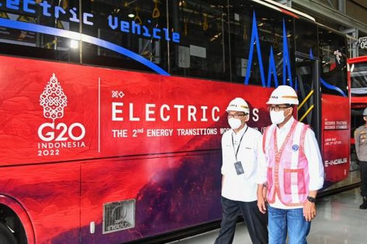 Menteri Perhubungan Budi Karya Sumadi, Minggu (17/7) melakukan tinjauan ke PT INKA di Madiun, Jawa Timur, untuk mengecek progres pembangunan Bus Listrik Merah Putih (BLMP) dan memastikan pengerjaannya dapat selesai tepat waktu, dalam rangka mendukung penyelenggaraan event G20 pada November 2022 mendatang.