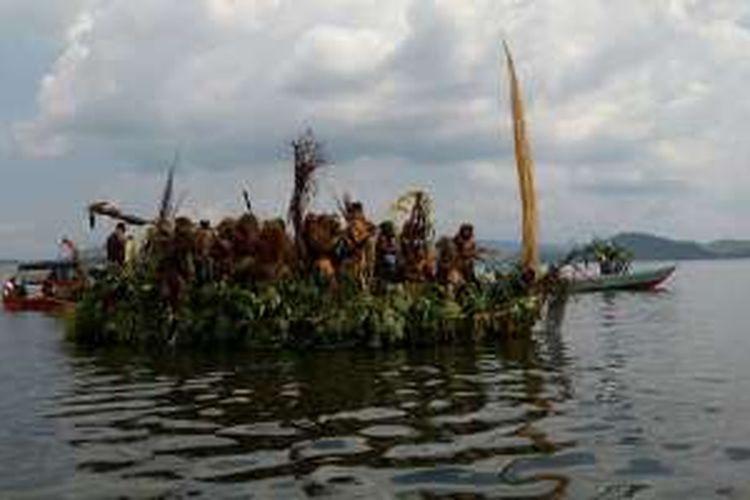 Pembukaan Festival Danau Sentani (FDS) 2016, Senin (20/6/2016).