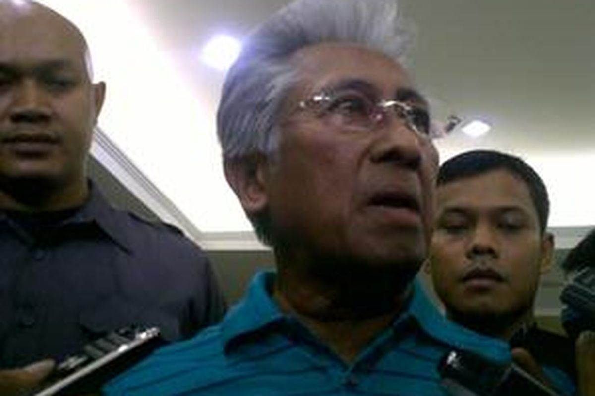 Ketua Tim 8, Adnan Buyung Nasution