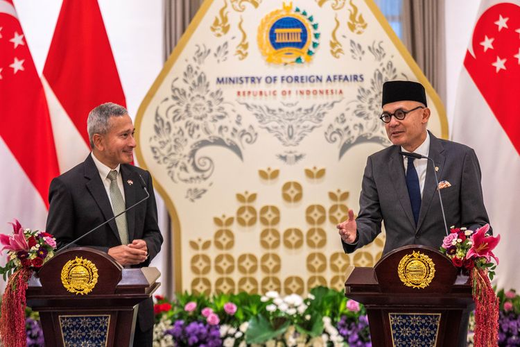 Di Indonesia, Menlu Singapura Janji Tindak Tegas Perusahaan Terkait Karhutla
