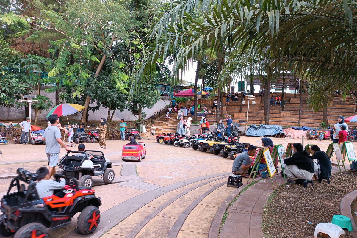 Area bermain anak-anak di kawasan wisata Taman Kota 2 BSD, Tangerang Selatan, Senin (23/1/2023). 