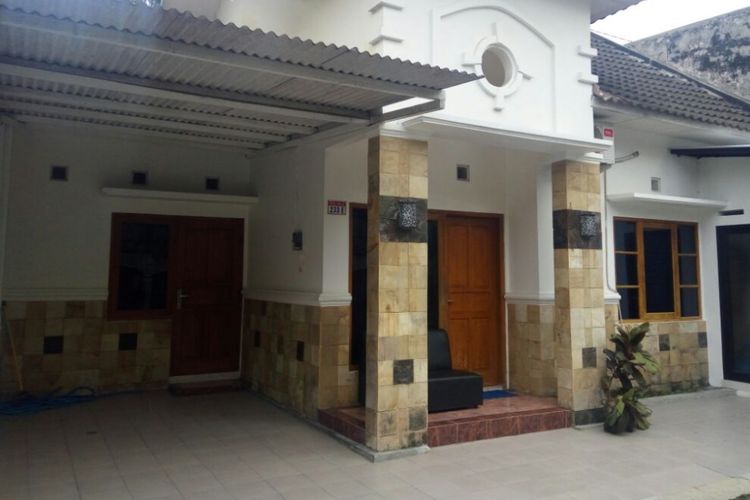 Homestay yang digerebek saat digunakan sebagai lokasi pesta seks 