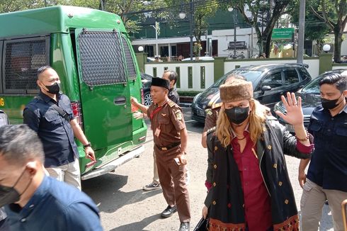 Usai Sidang, Tba-tiba Bahar bin Smith Singgung Soal Istrinya: Hati Saya Hanya untuk Istri