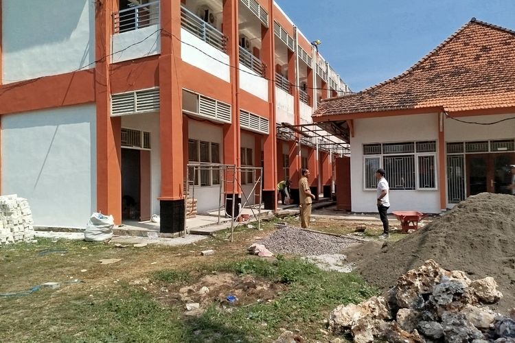 Perbaikan sekolah rakyat pada 22 Agustus 2025. 
