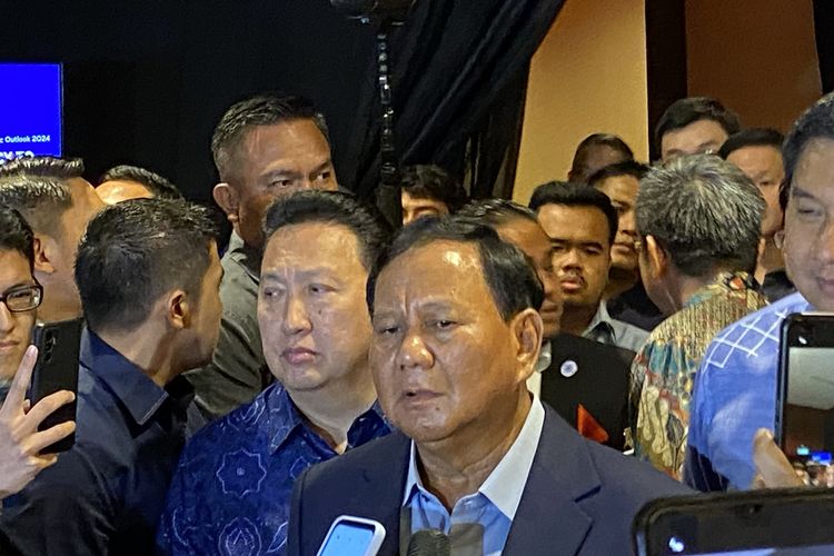  Menteri Pertahanan RI sekaligus calon presiden nomor urut 2 Prabowo Subianto usai acara “Trimegah Political and Economic Outlook 2024” di Hotel Ritz Carlton, Jakarta Selatan, Rabu (31/1/2024).
