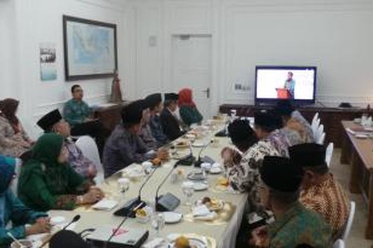 Wakil Presiden Jusuf Kalla mengadakan pertemuan dengan perwakilan organisasi masyarakat Islam di rumah dinas Wapres di Jakarta, Selasa (14/4/2015).