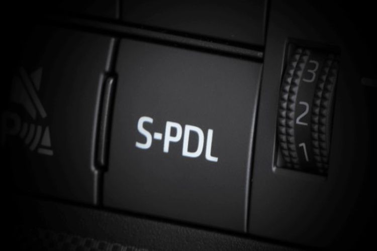 Smart Pedal Daihatsu Rocky Hybrid