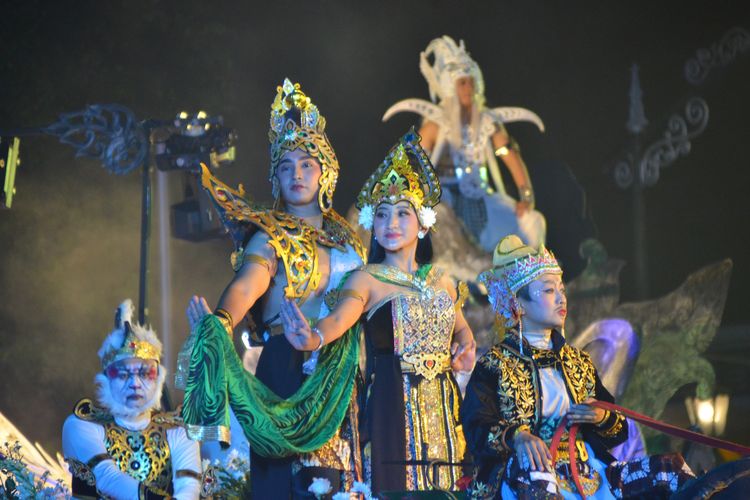 Kemeriahan Wayang Jogja Night Carnival (WJNC) #7 pada Jumat (7/10/2022).  Wayang Jogja Night Carnival atau WJNC #7 merupakan event tahunan yang menjadi puncak perayaan HUT ke-266 Kota Yogyakarta. 