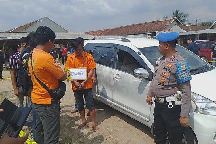 Seorang pria pelaku perampokan, penculikan dan pembunuhan di Tulangbawang Lampung ternyata masih tetangga korban. 