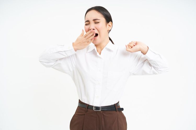 Saat hujan turun, rasa kantuk sering muncul tanpa alasan. Psikiater dr. Hilda Marsela jelaskan faktor biologis dan psikologis di balik fenomena ini.