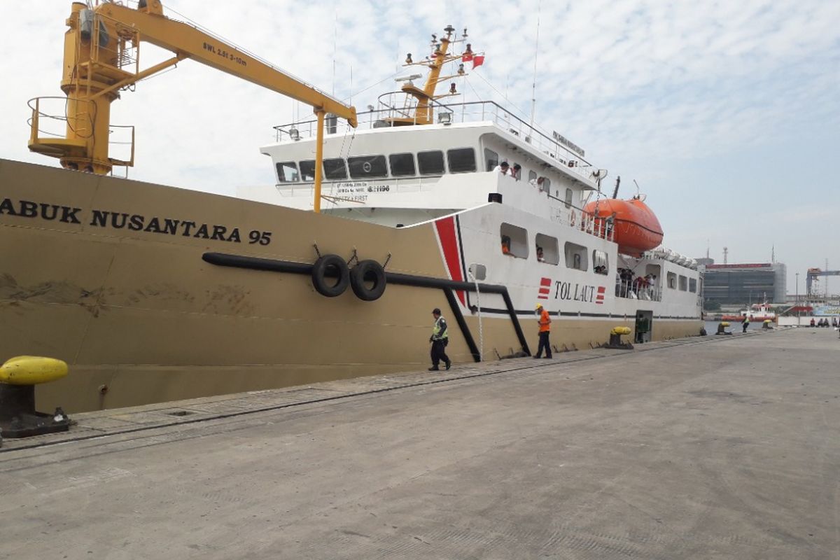 KM Sabuk Nusantara 95 yang membawa ratusan pemudik kembali ke Jakarta tiba di Pelabuhan Tanjung Priok, Rabu (20/6/2018).