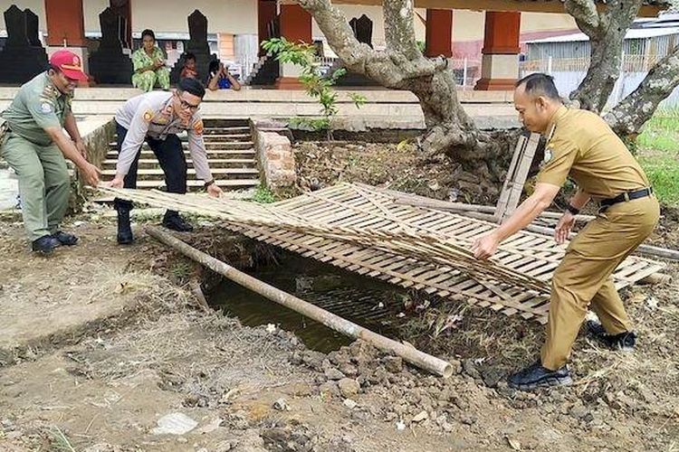 Kondisi terkini lokasi areal situs kompleks permakaman 3 Wiralodra atau bupati awal Indramayu di Kecamatan Sindang, Kabupaten Indramayu, Senin (31/10/2022). 

