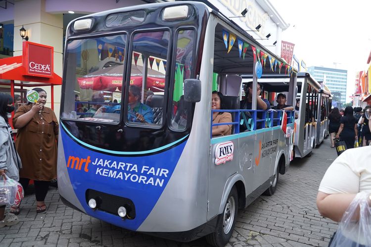 Potrait kemeriahan Pekan Raya Jakarta (PRJ) 2025 di JIExpo Kemayoran, Jakarta Utara, Sabtu (21/6/2025). 