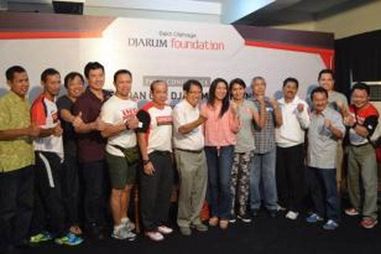 Para legenda bulu tangkis Indonesia saat konferensi pers peresmian GOR Bulu Tangkis Djarum di Magelang, Jumat (21/08/2015)