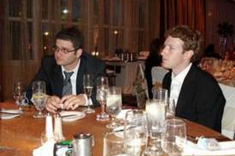 Founder Facebook Mark Zuckerberg (ka) dan Co-founder Facebook Dustin Moskovitz