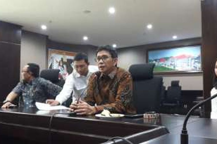 Wali Kota Batu Edy Rumpoko saat konferensi pers di Balai Kota Among Tani, Kota Batu, Rabu (7/9/2016)