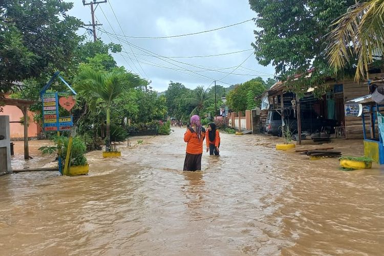 Banjir dan Puting Beliung Hantam Rumah Warga di Luwu, Jalur Trans Sulawesi Macet Total