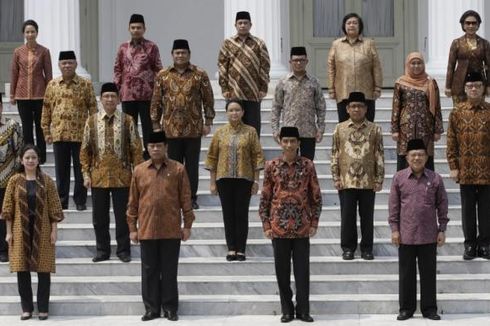 PSHK: 4 Tahun Pertama Pemerintahan Jokowi, Eksekutif Hiper Regulasi