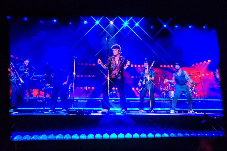6 Tips Styling Outfit untuk Nonton Konser Bruno Mars 