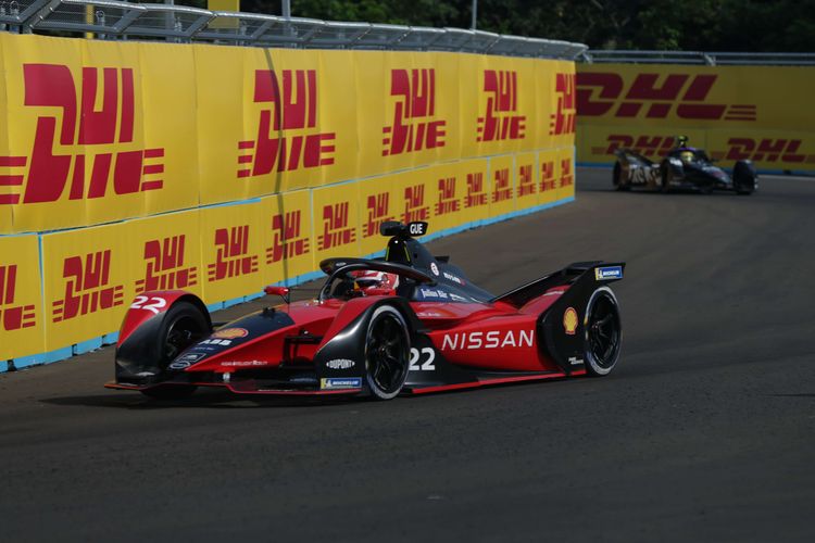 Pebalap Formula E Nissan E. Dams, Maximilian Gunther mengikuti sesi latihan bebas 2 di Jakarta International E-Prix Circuit (JIEC), Ancol, Jakarta, Sabtu (4/6/2022). Sebanyak 22 pebalap dari 11 tim akan mengikuti balapan Formula E.