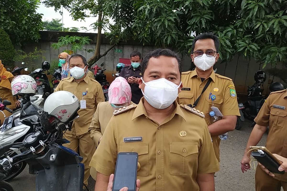 Wali Kota Tangerang Arief R Wismansyah saat ditemui di RSUD Kota Tangerang, Selasa (12/1/2021) siang.