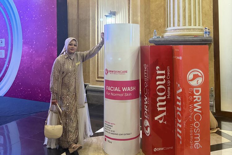 Kisah Luluk, Bercita-cita Jadi Guru, Kini Justru Pasarkan Produk Kecantikan