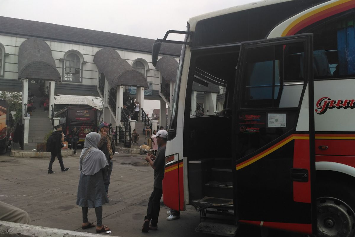 Suasana Terminal Bus Rawamangun Jakarta Timur Jelang Mudik Lebaran 2017, Kamis (22/6/17)