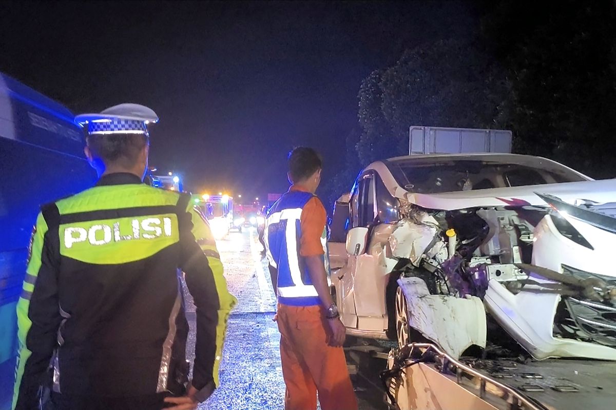 Kecelakaan Beruntun di Tol Cipularang Tewaskan 2 Orang dan Lukai 4