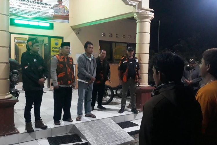 Perwakilan ormas dan pihak yang berselisih melakukan mediasi di Polsek Pabelan